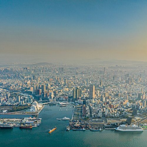 960px-Cityscape_of_Kaohsiung%2C_Taiwan_202303.jpg