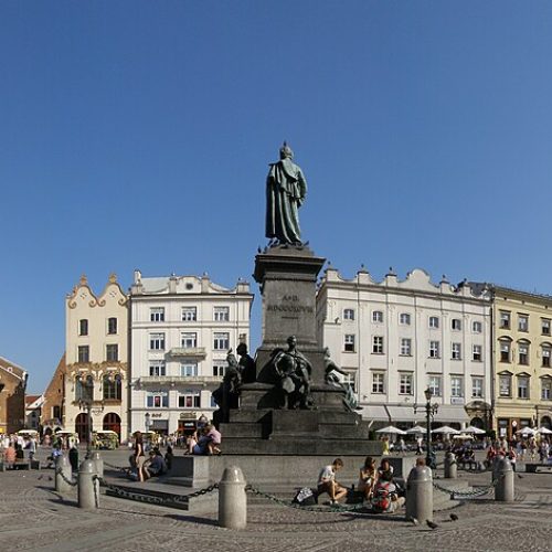 960px-Krakow_Rynek_Glowny_panorama_2.jpg