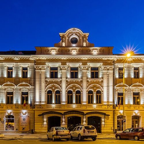 960px-Teatro_Maria_Filotti%2C_Braila%2C_Ruman%C3%ADa%2C_2016-05-28%2C_DD_118-120_HDR.jpg