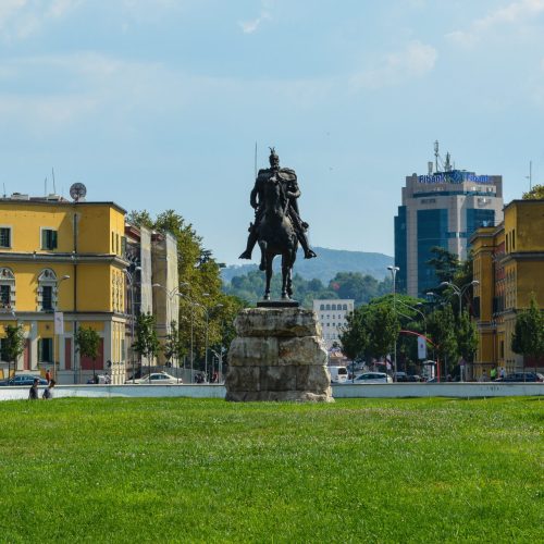 Skanderbeg_square_tirana_2016.jpg